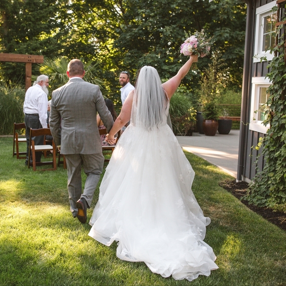 Private Label Wedding down - Picture 7 of 7